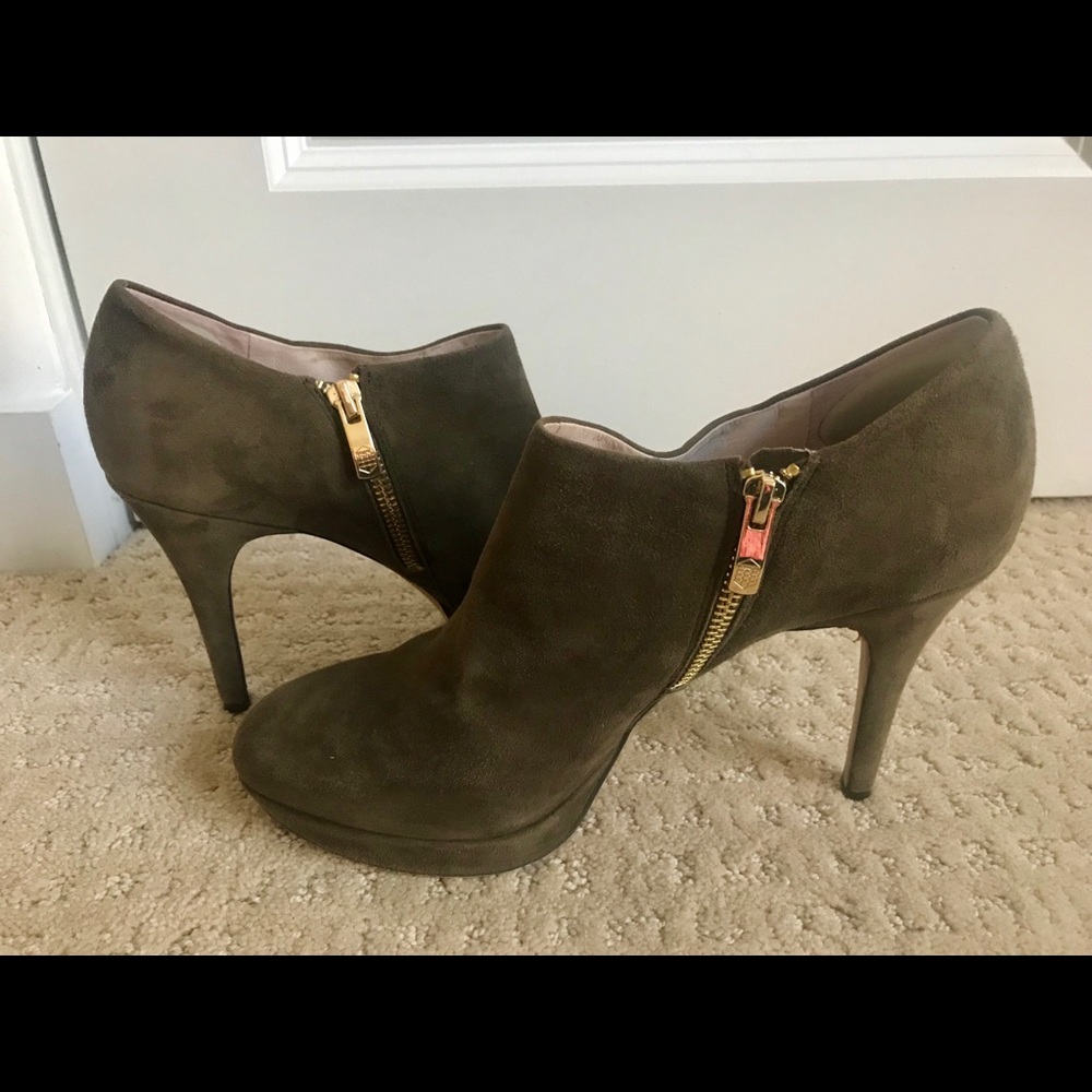 Vince Camuto Elvin Brown Suede Platform Booties 10